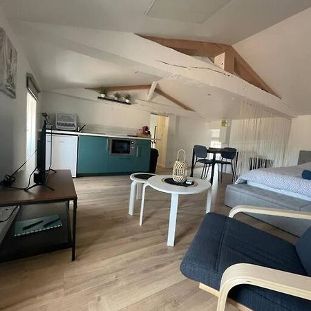 Studio Neuf Lumineux Climatise Blaye Exterior foto